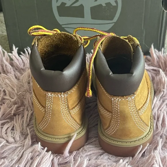 Timberland Premium Waterproof 6 IN Boot Wheat Nubuck Toddler Size 7.5 M - Picture 3 of 8